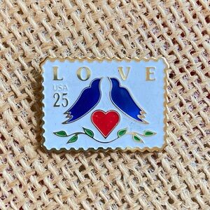 LOVE 1989 USPS postage stamp tack lapel pin 25 cents doves heart in goldtone